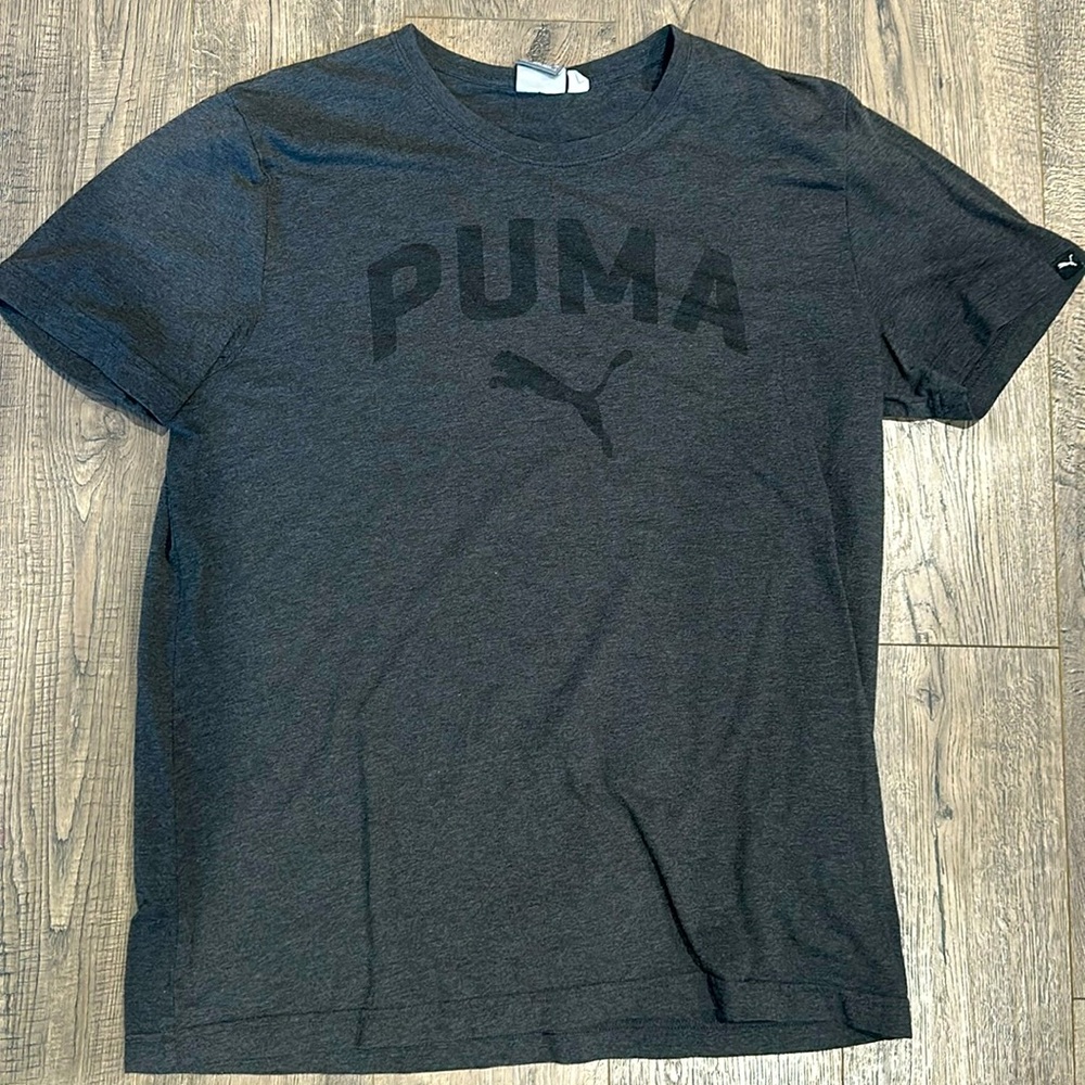 Puma tee in like new condition